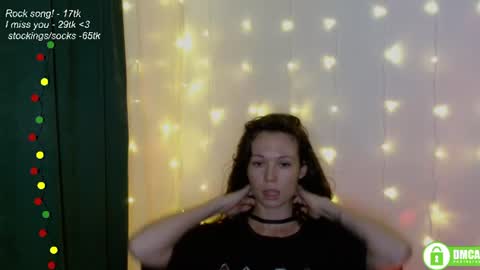 Snapshot of leia_bell chatting on July 24, 2026, 7:34 pm hey Im Leia and I love rock online show from July 24, 2026, 7:34 pm
