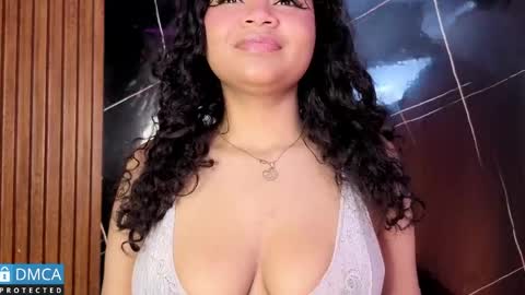 Snapshot of leidy_morales_ chatting on May 15, 2026, 11:06 am Leidy online show from May 15, 2026, 11:06 am