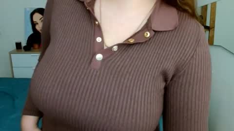 Snapshot of leila_beayte_ chatting on May 24, 2026, 5:23 am Leila online show from May 24, 2026, 5:23 am