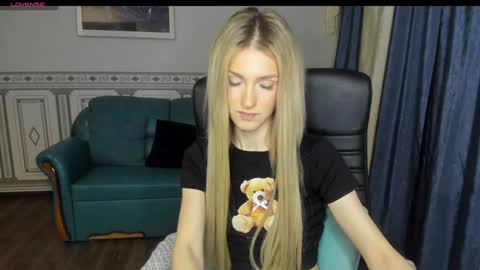 Snapshot of leila_morriss chatting on December 8, 2024, 10:14 pm Leila Morriss online show from December 8, 2024, 10:14 pm