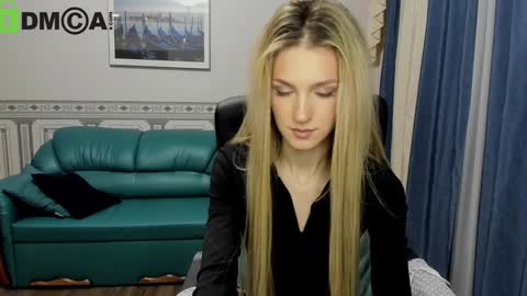 Snapshot of leila_morriss chatting on December 14, 2024, 8:29 pm Leila Morriss online show from December 14, 2024, 8:29 pm