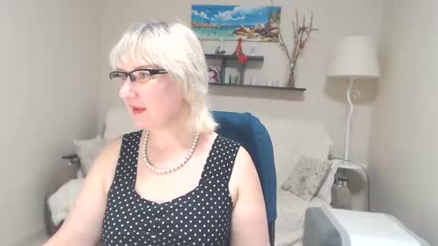 Leila Kinky online show from March 7, 2025, 1:51 pm