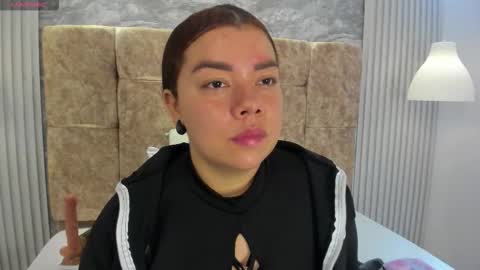 leilapons online show from January 18, 2026, 5:17 pm