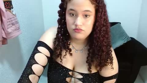 Snapshot of leilaprettysex chatting on February 20, 2026, 1:00 pm leilaprettysex online show from February 20, 2026, 1:00 pm