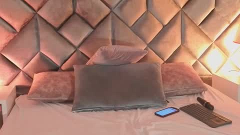 Leizathompson online show from February 13, 2026, 5:31 pm