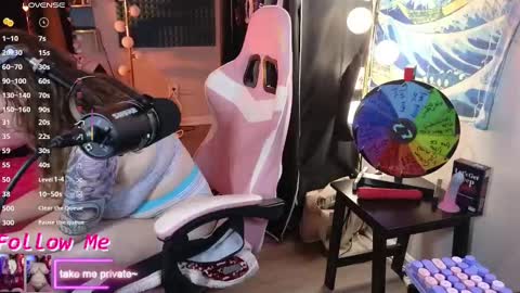 Junie 3 online show from February 9, 2025, 9:06 pm