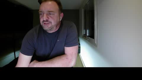 Ange online show from December 1, 2025, 8:03 pm