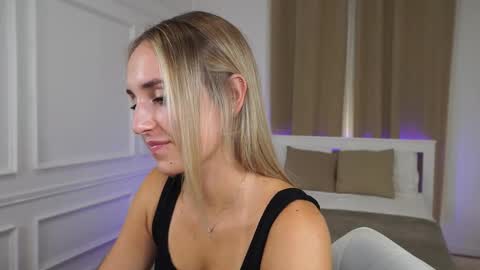 Lena online show from October 14, 2025, 1:45 pm