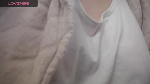 lenagolden online show from January 8, 2025, 3:39 pm