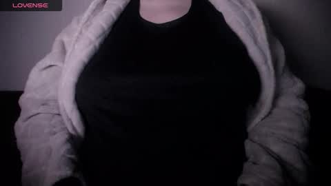 lenagolden online show from March 6, 2026, 2:30 am