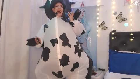 Snapshot of lenaleenyan chatting on February 15, 2025, 12:15 am lenaleenyan online show from February 15, 2025, 12:15 am