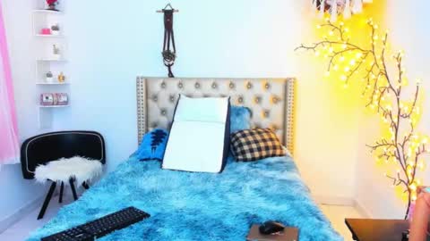 Lena  online show from September 23, 2025, 3:26 pm