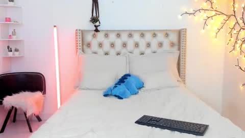 Lena  online show from February 26, 2026, 2:05 pm