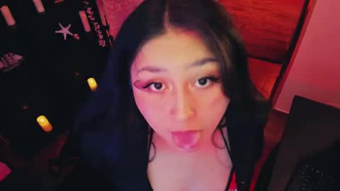 Lenna Kang online show from February 20, 2025, 5:33 am