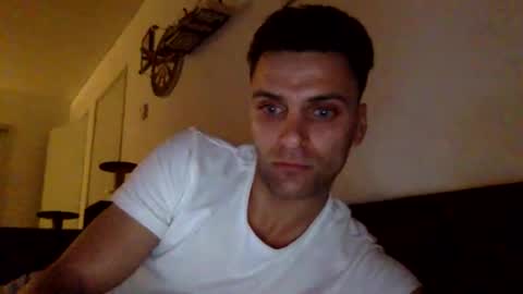 Snapshot of lendariokiss chatting on October 4, 2025, 12:19 am Armando online show from October 4, 2025, 12:19 am