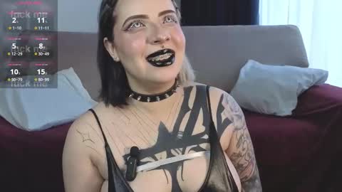 Lenna online show from January 6, 2026, 2:43 pm