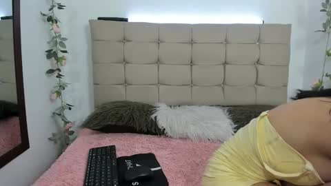 Snapshot of lennox_amy chatting on May 8, 2026, 1:38 pm lennox_amy online show from May 8, 2026, 1:38 pm