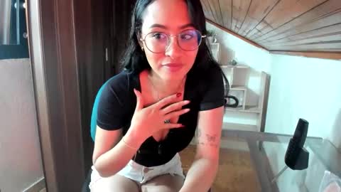 Snapshot of lennox_amy chatting on May 29, 2026, 1:31 pm lennox_amy online show from May 29, 2026, 1:31 pm