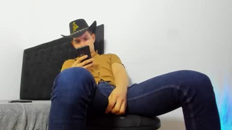 Snapshot of leo183877 chatting on February 26, 2026, 2:10 am leo183877 online show from February 26, 2026, 2:10 am