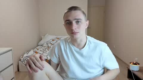 Snapshot of leo__miller chatting on June 1, 2026, 1:40 am LEO online show from June 1, 2026, 1:40 am