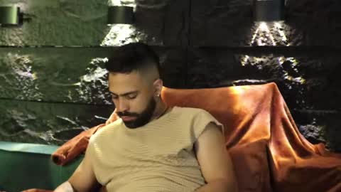 Leo  Diaz online show from September 30, 2025, 2:38 am