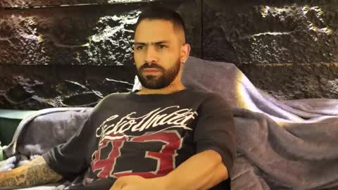 Leo  Diaz online show from November 27, 2025, 11:40 pm