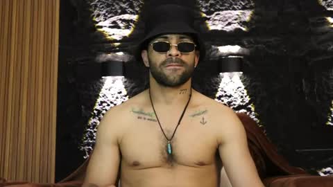 Leo  Diaz online show from May 16, 2026, 1:02 am