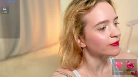 Snapshot of leo_lulu chatting on March 2, 2025, 6:40 pm Ashly online show from March 2, 2025, 6:40 pm