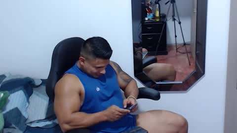 Snapshot of leo_muscleboy chatting on March 12, 2026, 1:23 am Leo online show from March 12, 2026, 1:23 am