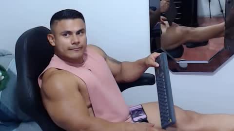 Snapshot of leo_muscleboy chatting on March 22, 2026, 12:47 am Leo online show from March 22, 2026, 12:47 am