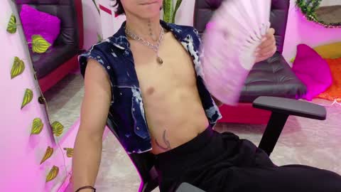 Snapshot of leoadamss chatting on December 19, 2024, 1:40 pm Leo online show from December 19, 2024, 1:40 pm