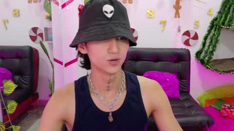 Snapshot of leoadamss chatting on December 24, 2024, 9:44 pm Leo online show from December 24, 2024, 9:44 pm