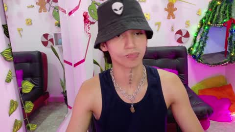 Snapshot of leoadamss chatting on December 26, 2024, 1:32 pm Leo online show from December 26, 2024, 1:32 pm