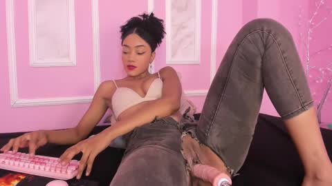 Snapshot of leodovina_16 chatting on February 27, 2025, 12:34 pm Leo online show from February 27, 2025, 12:34 pm