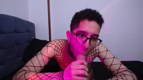 Leoh online show from October 22, 2025, 2:01 am