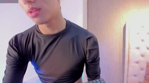 Snapshot of leohard_ chatting on March 19, 2026, 12:36 am leohard_ online show from March 19, 2026, 12:36 am