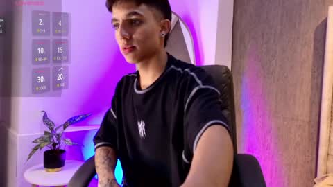 Snapshot of leohard_ chatting on April 10, 2026, 4:17 am leohard_ online show from April 10, 2026, 4:17 am