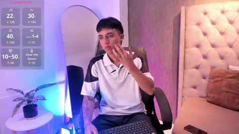 Snapshot of leohard_ chatting on April 15, 2026, 2:40 am leohard_ online show from April 15, 2026, 2:40 am