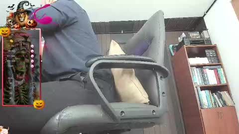 Leon online show from October 4, 2025, 6:06 pm