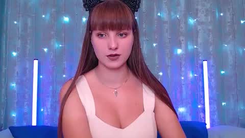 Leonaalove online show from September 14, 2025, 9:25 pm