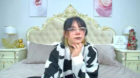 LeonaLeman online show from December 20, 2024, 6:40 am