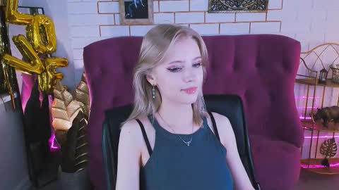 leonastone online show from October 9, 2025, 5:11 pm