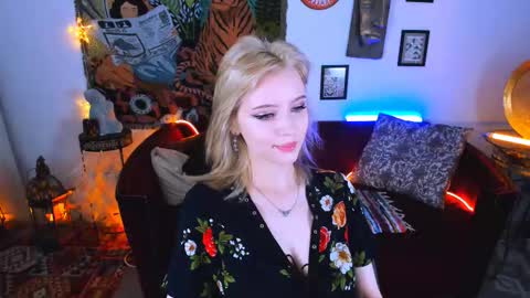 leonastone online show from October 15, 2025, 5:24 pm