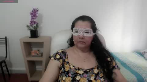 leonela   online show from February 18, 2025, 8:58 pm