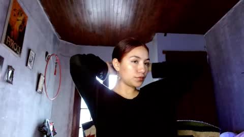 leonela  online show from September 20, 2025, 8:21 pm
