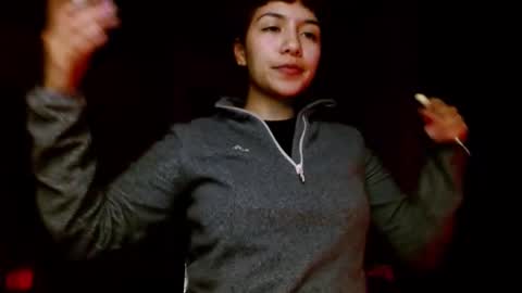 leonela  online show from October 27, 2025, 5:33 am