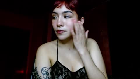 leonela  online show from November 10, 2025, 5:28 am