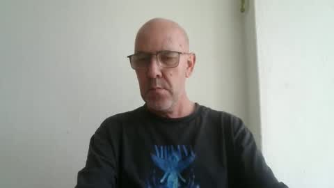 leonew71 online show from April 24, 2026, 11:45 am