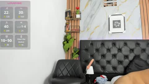 leonferoz7 online show from April 11, 2026, 2:38 am