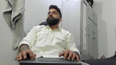 Leo online show from January 1, 2025, 6:38 pm